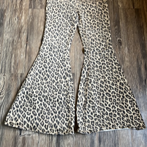 Judy Blue Cool Cat Leopard Print Fit and Flare Jeans - Picture 5 of 13